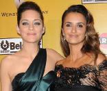 La belle Marion Cotillard et la sublime Penélope Cruz à l'occasion de l'after party des Golden Globe Awards, organisée par la Weinstein Company au Bar 210 de Los Angeles, le 17 janvier 2010.