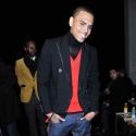 Fashion Week : Regardez Jean-Paul Gaultier mettre Chris Brown face à son lourd passé... tout en glamour !