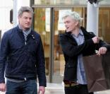 Eric Dane fait du shopping ! Beverly Hills, le 21/01/10