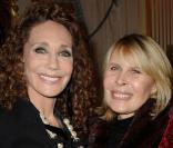 Marisa Berenson et Candice Patou, à l'occasion de la cérémonie de remise des médailles de l'Ordre du Mérite et de l'Ordre des Arts et Lettres, au ministère de la Culture, à Paris, le 26 janvier 2010.