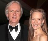 James Cameron et sa femme Suzy Amis, à l'occasion de la cérémonie des DGA, à l'Hyatt Regency Century Plaza Hotel de Century City, à Los Angeles, le 30 janvier 2010.