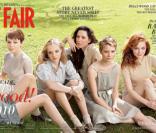 La couverture dépliée de Vanity Fair faite par Annie Leibovitz avec Kristen Stewart, Abbie Cornish, Carey Mulligan, Rebecca Hall, Amanda Seyfried, Mia Wasikowska, Anna Kendrick, Emma Stone et Evan Rachel Wood - édition mars 2010