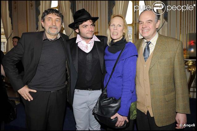 Jean-Pierre Siméon, Matthieu Chedid, Carolyn Carslon et Frédéric Mitterrand à la présentation du 12e Printemps des poètes, au ministère de la culture, le 9 février 2010 !