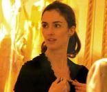 La sublime Paz Vega en shopping dans la boutique Nina Ricci, à Paris, le 26 janvier 2010.
