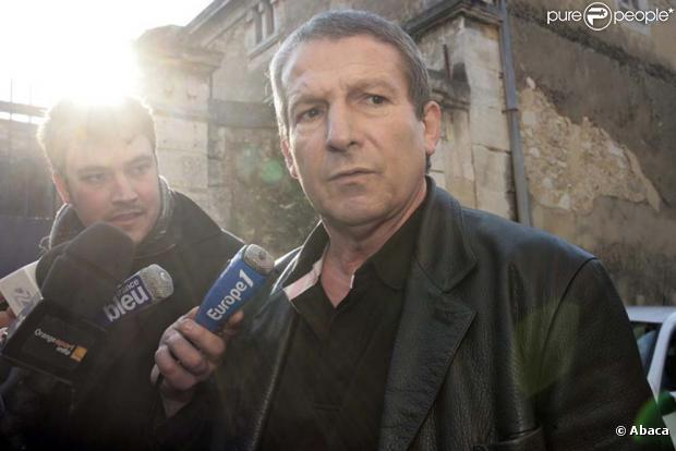 Roland courbis, méconnaissable à sa sortie de prison, à Villeneuve-lès-Maguelone, le 12 février 2010 !