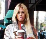 Shauna Sand avec un ami à Beverly Hills le 13 février 2010