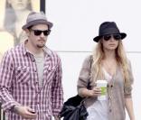Nicole Richie et Joel Madden : même pour une séance shopping, les tourtereaux n'oublient pas d'être lookés ! Etre un couple tendances, ça se travaille tous les jours !  