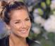 Melissa Theuriau en plein travail. Souriante en toutes circonstances 