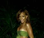 Clip de  SOS , de Rihanna : premier extrait de son second album.  