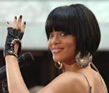 Rihanna : encore brune et coupe au carré, Rihanna est en pleine métamorphose ! 