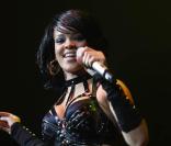 Rihanna : Sur scène, elle n'a peur de rien, pas même des tenues SM ! 