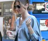 Miranda Kerr, une véritable fleur à Sydney