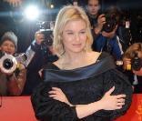 Quand Renée Zellweger sort le grand jeu, elle fait scintiller le tapis rouge...