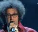 Simone Cristicchi au festival de San Remo, en février 2010. Il chante une chanson dans laquelle il taquine Carla Bruni.