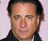 L\'acteur Andy Garcia lors du lancement de la gamme cosmétiques de la créatrice bijoux Tarina Tarentino à Hollywood le 24 février 2010