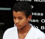 Les enfants de Michael Jackson se rendant à une leçon de karaté à Encino (Californie) le 24 février 2010. Sur la photo : ici leur cousin Jaafar 
