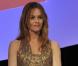 Vanessa Paradis, à la fois sobre et lumineuse, avait choisi une robe Chanel, bien sûr, pour la 35ème Cérémonie des César, le 27 février 2010