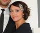 Toujours originale, Emma de Caunes a tout bon avec cette robe noire, strassée sur le devant pour la 35ème Cérémonie des César, le 27 février 2010. Une mention particulière pour son magnifique bijou de cheveux. 