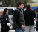 Jason Bateman, de sortie à Los Angeles, le dimanche 21 février, avec son épouse Amanda, et sa fille Francesca.