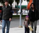 Jason Bateman, de sortie à Los Angeles, le dimanche 21 février, avec son épouse Amanda, et sa fille Francesca.