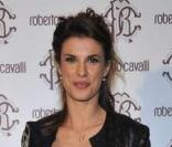 La belle Elisabetta Canalis toujours aussi élégante lors de la soirée Roberto Cavalli à Milan à l'occasion de la Fashion Week le 28 février 2010