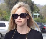 Reese Witherspoon s'est rendue au salon de coiffure Neil George à West Hollywood le 1er mars 2010