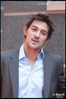Jean-Pascal Lacoste, qui sera ce soir sur TF1 dans  Section de recherches , était interviewé ce matin sur l'antenne de NRJ, au micro du  6/9  de Nikos Aliagas.