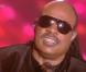 Pendant près de 10 minutes, Stevie Wonder a mis le feu au Zénith de Paris, en reprenant ses plus grands hits.