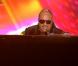 Pendant près de 10 minutes, Stevie Wonder a mis le feu au Zénith de Paris, en reprenant ses plus grands hits.