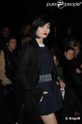 Delphine Chanéac au défilé Karl Lagerfeld le 7 mars 2010