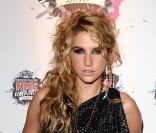 Dans une récente interview, la chanteuse Ke$ha a reproché à Britney Spears de faire du play-back pendant ses concerts.