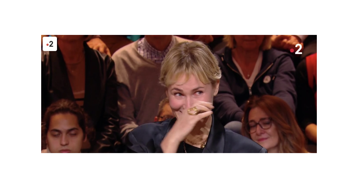 C était tellement enfoui en moi Judith Godrèche en larmes sur le plateau de Quelle époque