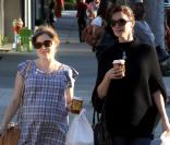 Amy Adams fait du shopping à Los Angeles le 11 mars 2010