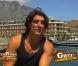 Grégory Basso et Karine Dupray marchent sur les traces de Nelson Mandela : en excursion sur Cape Town, ils visitent aujourd'hui la prison dans laquelle il fut incarcéré.