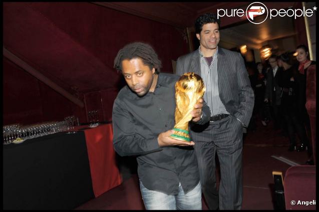 Douze ans après le sacre des Bleus, Bernard Diomède s'est retrouvé en tête-à-tête avec le fameux trophée doré...