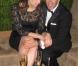 Eli Roth et une jolie brune, à l'occasion de la grande soirée organisée par le magazine  Vanity Fair , juste après la 82e cérémonie des Oscars, à Los Angeles, le 7 mars 2010.
