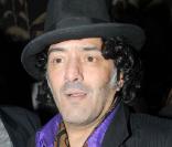 Rachid Taha à l'occasion de l'inauguration du Bus Palladium, dans le IXe arrondissement de Paris, le 16 mars 2010.