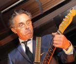 Gérard Holtz a encore la guitare qui le démange !