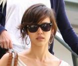 En l'absence de sa fille, Jessica Alba s'offre une petite virée shopping, samedi 20 mars, dans les rues de Los Angeles.