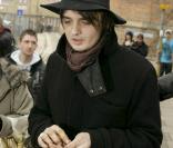 Pete Doherty avec les anciens membres des... Libertines ! Une reformation du groupe en perspective ?