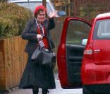 Susan Boyle devant chez elle à Blackburn
