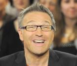 Laurent Ruquier anime, chaque samedi,  On n'est pas couché  sur France 2.
