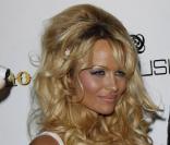 Pamela Anderson poursuit l'aventure dans l'émission Dancing With The Stars 2010