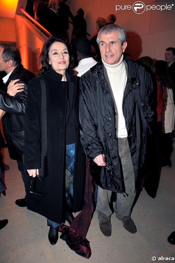 Thierry Fremeaux, fait chevalier de la Légion d'honneur, le 11 mars 2008, devant Claude Lelouch et Anouck Aimée.