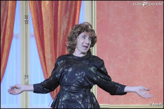 Elie Semoun sur la scène de Bobino au festival Paris fait sa comédie, le 314 mars 2010 !