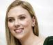 Scarlett Johansson se débarrasse de ses chaussures... Avis aux fans de talons hauts !