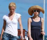 La magnifique Michelle Hunziker et sa charmante fille Aurora, 13 ans, à Miami, le 6 avril 2010.