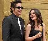 Benicio Del Toro et Caroline Correa présentent le nouveau Magnum, au restaurant El Princial de Barcelone, le 8 avril 2010
