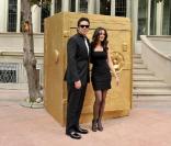 Benicio Del Toro et Caroline Correa présentent le nouveau Magnum, au restaurant El Princial de Barcelone, le 8 avril 2010