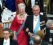 Le 13 avril 2010, la reine Margrethe II de Danemark (photo : son arrivée avec son mari le prince Henrik) recevait 400 convives dont sa famille au palais Christiansborg pour le dîner de ses 70 ans...